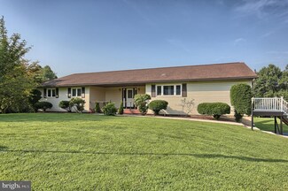 19 Sandy Hill Rd, Hummelstown, PA 17036