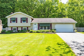 22 Red Leaf Dr, Rochester, NY 14624
