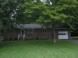 889 Faulstick Rd, Saylorsburg, PA 18353