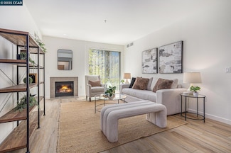 1655 N California Blvd Unit 338, Walnut Creek, CA 94596