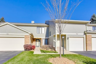 716 Ascot Ct Unit 104B, Libertyville, IL 60048