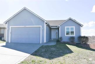1314 Meadowbrooke Ln, Junction City, KS 66441