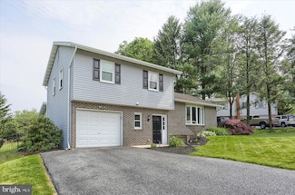 736 Capri Cir, Lewisberry, PA 17339
