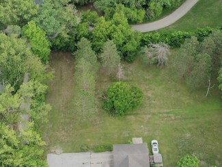 000 E Cody Ln, Braidwood, IL 60408