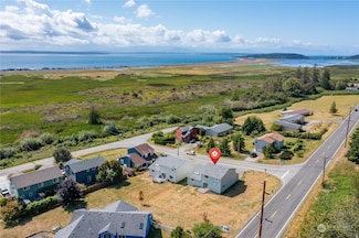 1085 Koenig Ln, Coupeville, WA 98239