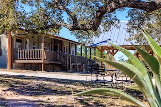 434 Gold Schaefer Rd, Fredericksburg, TX 78624