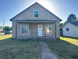 521 S Olive St, Shattuck, OK 73858