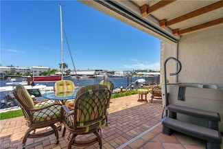 800 River Point Dr Unit 213, Naples, FL 34102