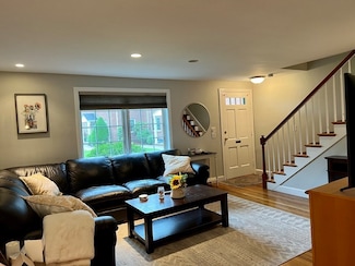 37 Linden St Unit 27, Wellesley, MA 02482