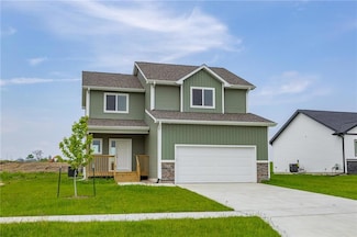 890 11th St, Waukee, IA 50263