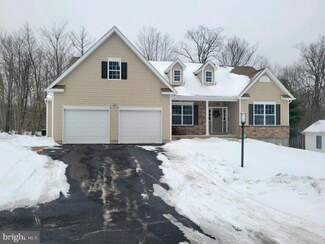 309 Golden Oaks Dr, White Haven, PA 18661
