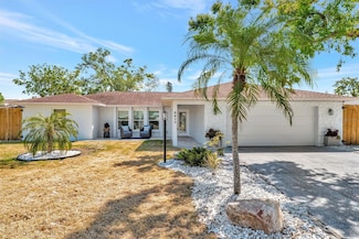 8419 Sylvan Woods Dr, Sarasota, FL 34243
