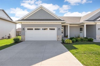780 Brook Ridge Ave, North Liberty, IA 52317