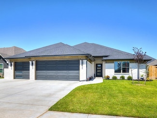9317 NW 84th St, Yukon, OK 73099