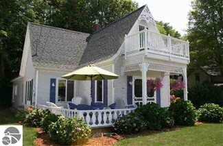 7059 Crystal Ave, Beulah, MI 49617