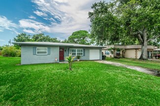1122 W Lotus Dr, Dunedin, FL 34698