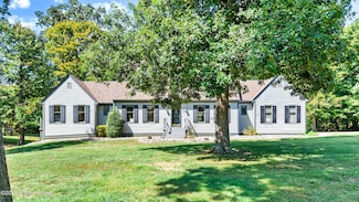 10101 Secretariat Dr, Goshen, KY 40026