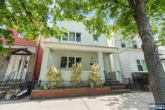 182 Avenue F, Bayonne, NJ 07002