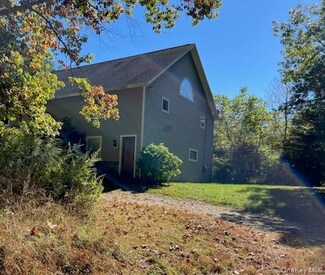 966 S Anson Rd, Stanfordville, NY 12581