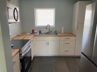 200 Waterway Dr S Unit 306, Lantana, FL 33462