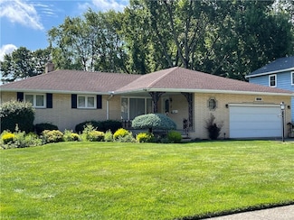 1008 Meadview Dr, Seven Hills, OH 44131