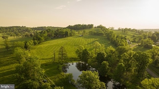 18620 Round Top Ln, Round Hill, VA 20141
