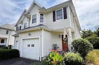391 S Pine Creek Rd, Fairfield, CT 06824