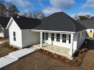 202 Lester St, Thomasville, GA 31792