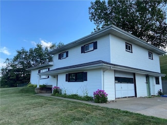 100 Crestview Dr, Newcomerstown, OH 43832