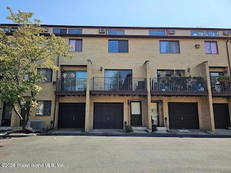 16 Arielle Ln Unit 132, Staten Island, NY 10314