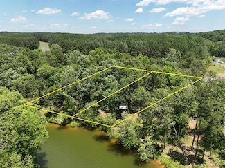 44 Creekpoint Dr, Lake Secession, SC 29620