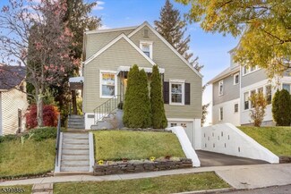 27 Gillespie Rd, Bloomfield, NJ 07003