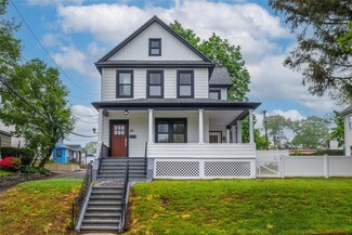 85 Webster Ave, Port Washington, NY 11050
