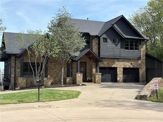 2718 N Emerald Ave, Fayetteville, AR 72703