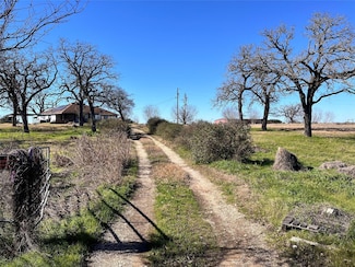 162 Fm 672, Dale, TX 78616