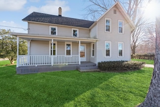 907 W Detroit St, New Buffalo, MI 49117