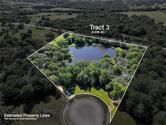 108 Woodland Creek Ln, La Grange, TX 78945