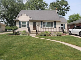 21801 Lakeland St, Saint Clair Shores, MI 48081