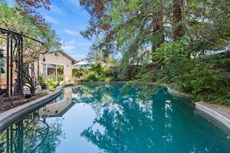 9730 Mira Del Rio Dr, Sacramento, CA 95827