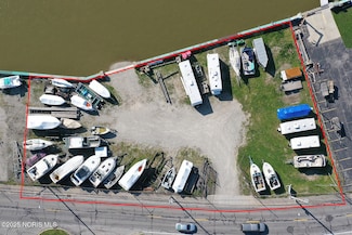 5962 Edgewater Dr, Toledo, OH 43611