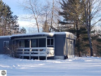 3266 Kettle Lake Rd NE, Kalkaska, MI 49646
