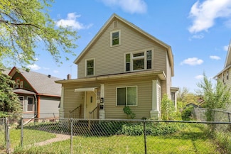 906 5th St E, Saint Paul, MN 55106