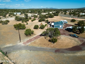 27585 El Oro Dr, Seligman, AZ 86337