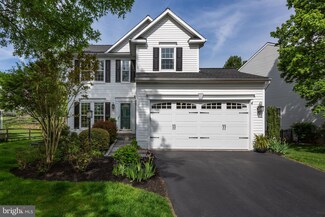 882 S York Dr, Downingtown, PA 19335