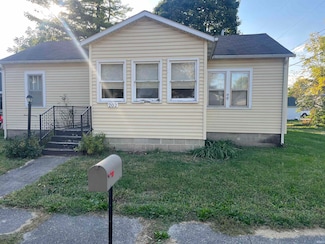 202 N Van Buren Ave, Fowler, IN 47944