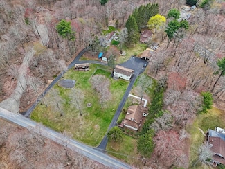 253 Thomas Rd, Blakeslee, PA 18610
