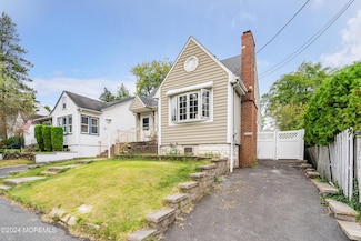 203 Berkley Ct, Iselin, NJ 08830