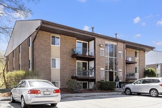 1305 Lawrence St Unit 10, Lowell, MA 01852