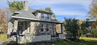 9 School St, Presque Isle, ME 04769