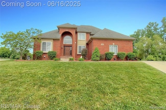 761 Nissen Ct, Wixom, MI 48393
